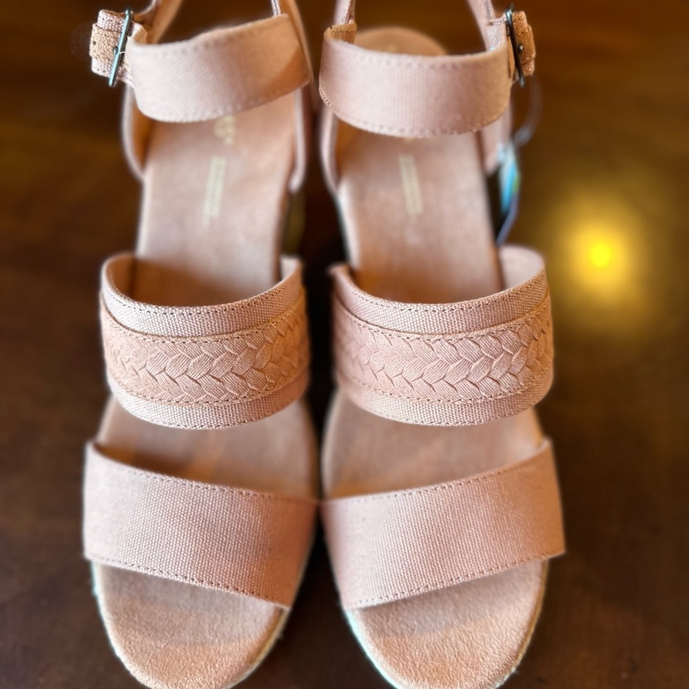 TOMS Madelyn Sandal New!